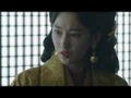 Queen Woo (2024) Latino